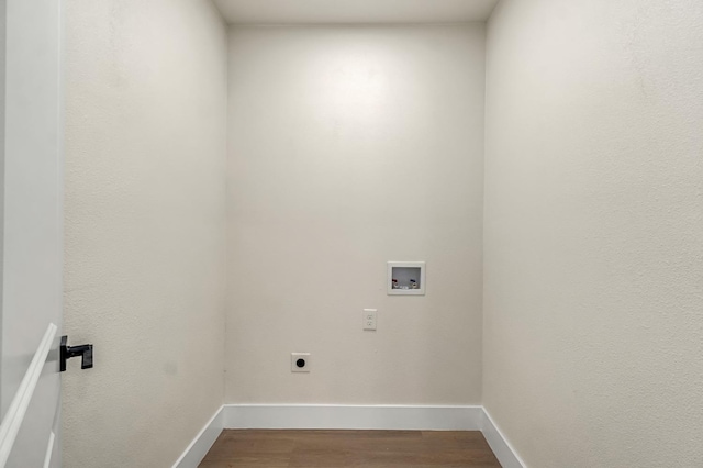 2643 B St, Selma, CA 93662 - laundry area featuring hookup for a washing machine, hookup for an electric dryer, and wood finished floors