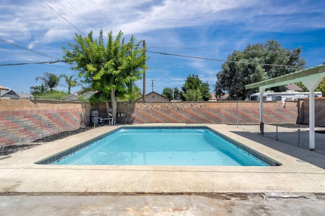 2643 B St, Selma, CA 93662 - view of pool with a fenced backyard and a patio