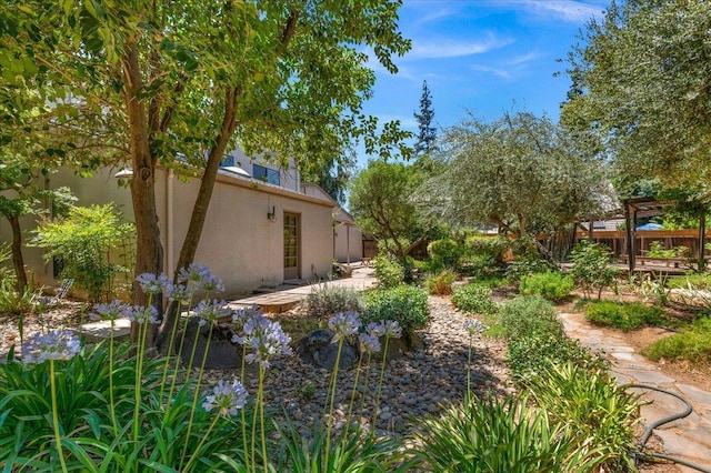 835 E Ashcroft Ave, Fresno, CA 93704 - view of yard with a patio