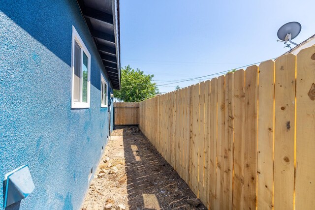 4596 E Huntington Ave, Fresno, CA 93702 - view of yard