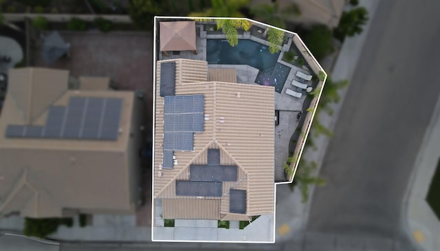 11617 N Bella Verde Ave, Fresno, CA 93730 - aerial view of property and surrounding area featuring property parcel outlined
