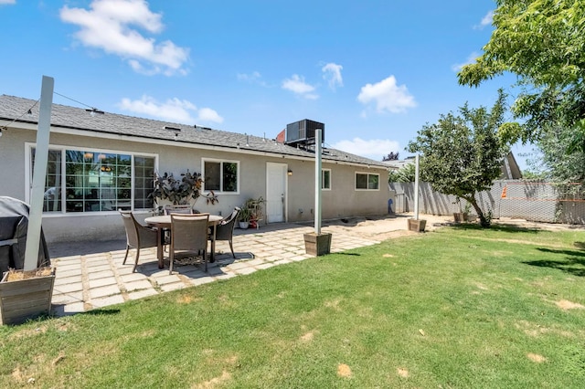 4679 E Pitt Ave, Fresno, CA 93725 - back of property featuring stucco siding and a patio