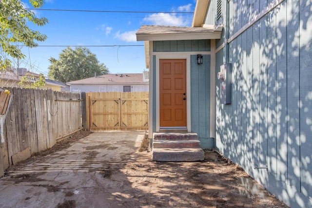 221 N Orchard St, Fresno, CA 93701 - doorway to property