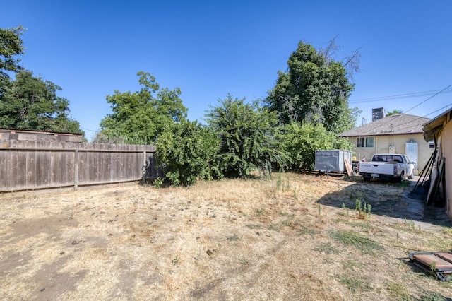 448 E Tuolumne St, Fresno, CA 93706 - view of yard