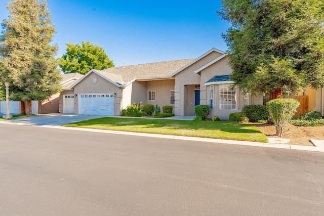 1963 Rialto Ct, Clovis, CA 93611 - ranch-style home with an attached garage, stucco siding, and concrete driveway