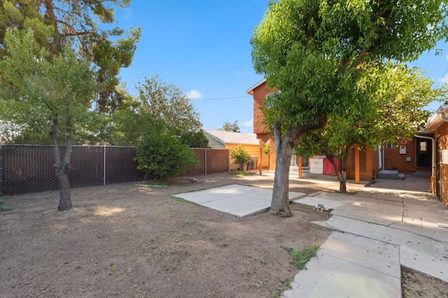 3924 E Iowa Ave, Fresno, CA 93702 - view of yard featuring a patio area