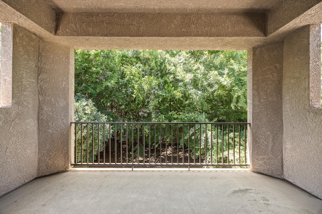 5929 N La Paz Ave, Fresno, CA 93723 - view of balcony