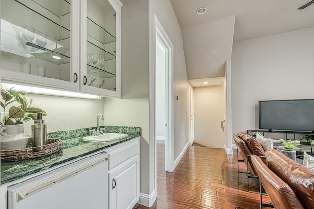 218 W Hubert Ct, Fresno, CA 93711 - indoor wet bar with wood-type flooring, dishwasher, and recessed lighting