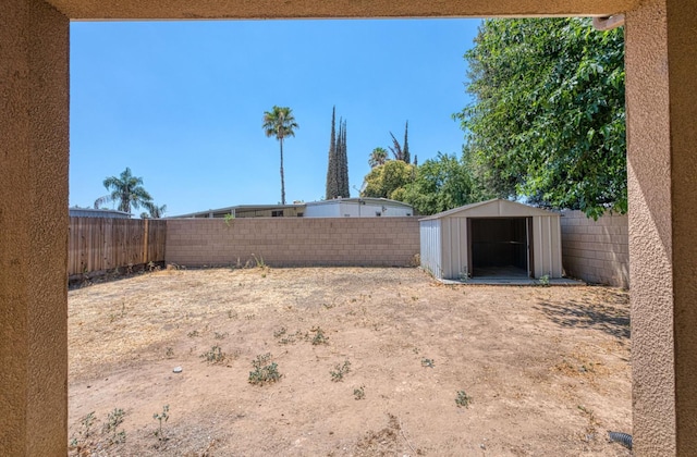 2354 S Garden, Fresno, CA 93725 - fenced backyard featuring a shed