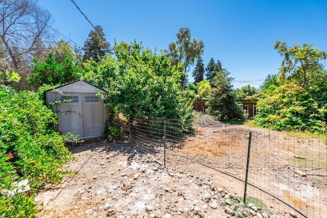 36358 Orange Grove Ave, Madera, CA 93636 - view of yard with a storage shed