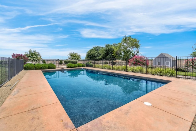 6421 S Greenwood Ave, Del Rey, CA 93616 - view of swimming pool