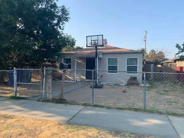 3614 E Washington Ave, Fresno, CA 93702 - bungalow featuring a gate