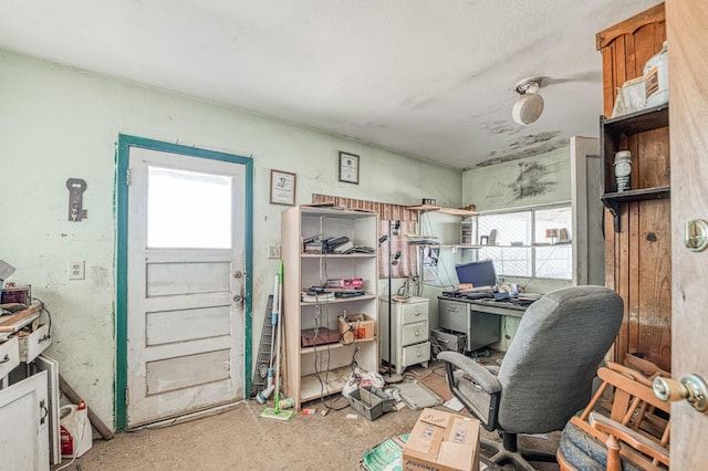 25 W Dinuba Ave, Fresno, CA 93706 - office area with plenty of natural light