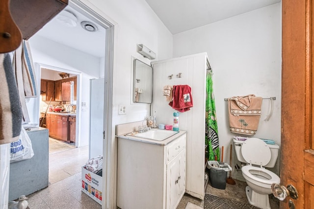 25 W Dinuba Ave, Fresno, CA 93706 - bathroom with vanity and toilet