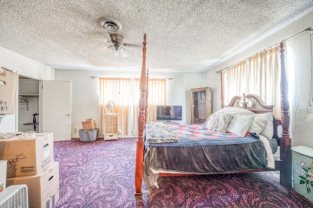 25 W Dinuba Ave, Fresno, CA 93706 - carpeted bedroom featuring a textured ceiling