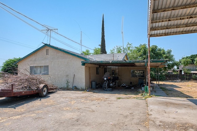25 W Dinuba Ave, Fresno, CA 93706 - back of property featuring stucco siding