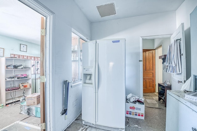 25 W Dinuba Ave, Fresno, CA 93706 - view of bathroom