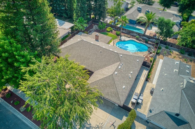 591 E Warwick Ave, Fresno, CA 93720 - aerial view of property and surrounding area featuring a pool area