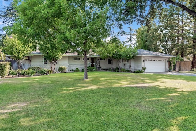 658 W Roberts Ave, Fresno, CA 93704 - photo 1