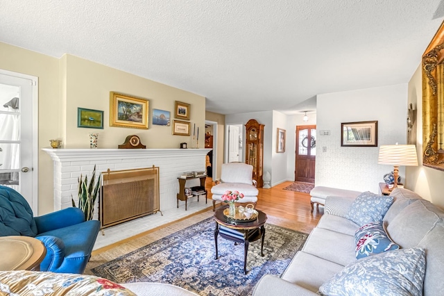 658 W Roberts Ave, Fresno, CA 93704 - photo 6