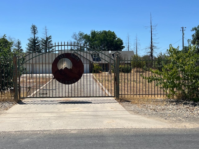 16564 Monreal Rd, Madera, CA 93636 - view of gate