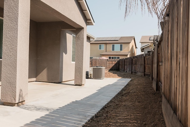 4438 N Sandrini Ave, Fresno, CA 93723 - fenced backyard featuring a patio
