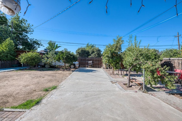 2323 E University, Fresno, CA 93703 - view of concrete surface