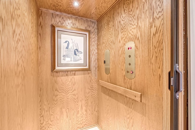 6609 N Dover Ct, Fresno, CA 93711 - elevator