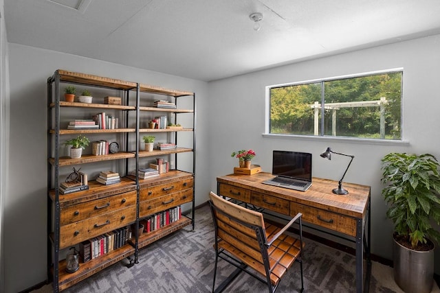 1556 E Loftus Ln, Fresno, CA 93710 - view of carpeted office