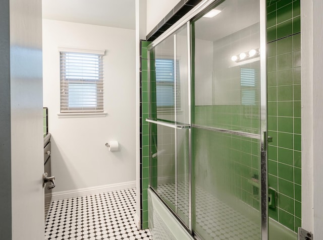 1556 E Loftus Ln, Fresno, CA 93710 - full bathroom featuring tiled shower and vanity