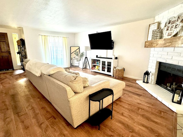 4718 E Alamos Ave Unit 101, Fresno, CA 93726 - photo 2