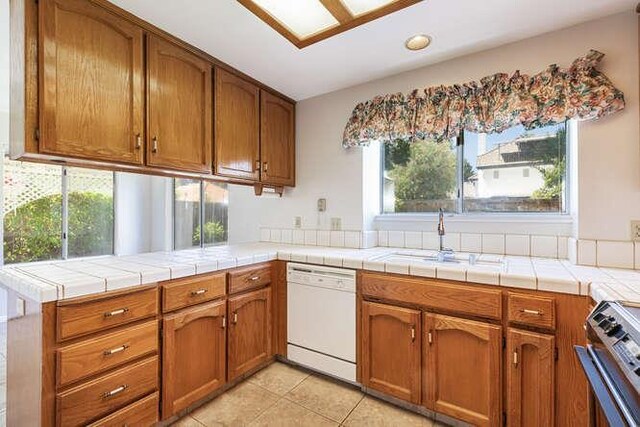 793 E Buckhill Rd, Fresno, CA 93720 - photo 17