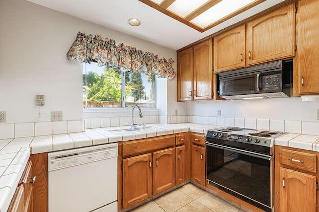 793 E Buckhill Rd, Fresno, CA 93720 - photo 16