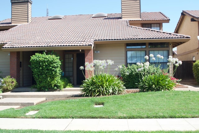 690 E Magill Ave, Fresno, CA 93710 - photo 1