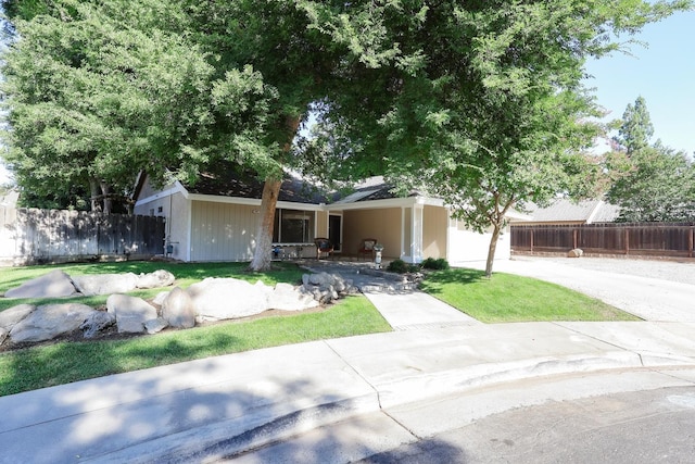 304 Ezie Ave, Clovis, CA 93611 - photo 1