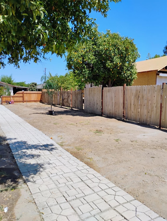 824 Columbia St, Madera, CA 93638 - photo 7