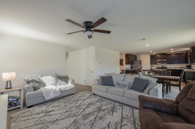 5566 W Farrin Ave, Fresno, CA 93722 - photo 14