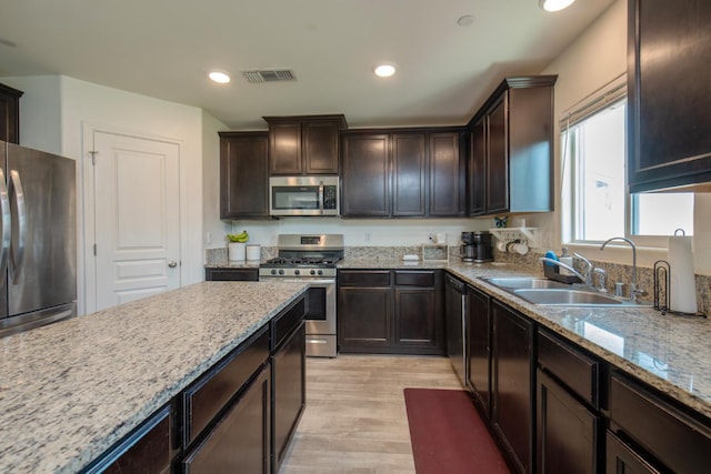5566 W Farrin Ave, Fresno, CA 93722 - photo 21