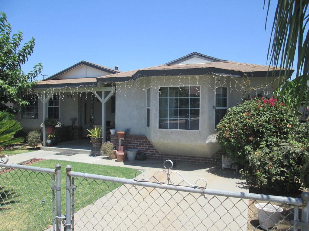 3646 S Harding Ave, Fresno, CA 93725 - photo 1