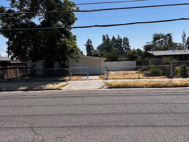 3980 Fresno St, Fresno, CA 93722 - photo 2