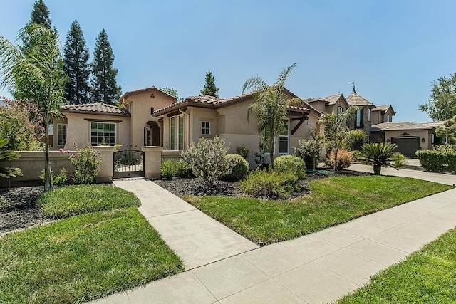272 Omaha Ave, Clovis, CA 93619 - photo 2