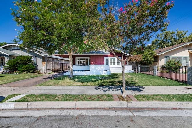 1571 N Wilson Ave, Fresno, CA 93728 - photo 2