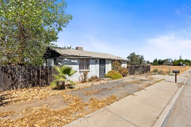 1692 Country Club Dr, Madera, CA 93638 - photo 1