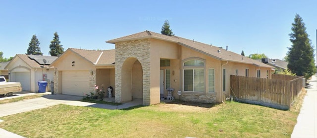 5677 W Lamona Ave, Fresno, CA 93722 - photo 2