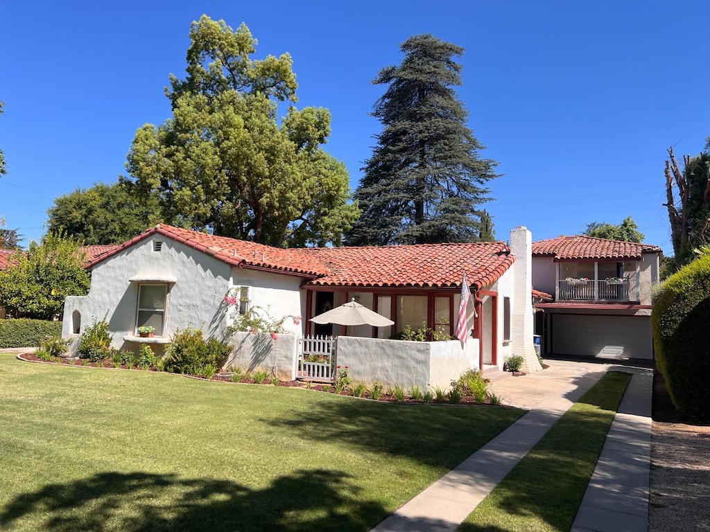 329 E Terrace Ave, Fresno, CA 93704 - photo 1