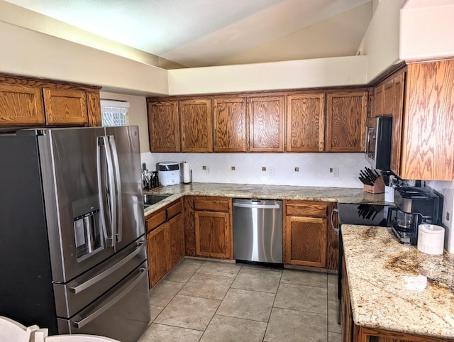 833 Applegate Ave, Clovis, CA 93611 - photo 7