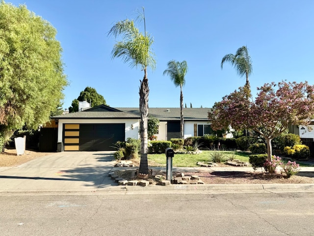 4649 W Willis Ave, Fresno, CA 93722 - photo 1