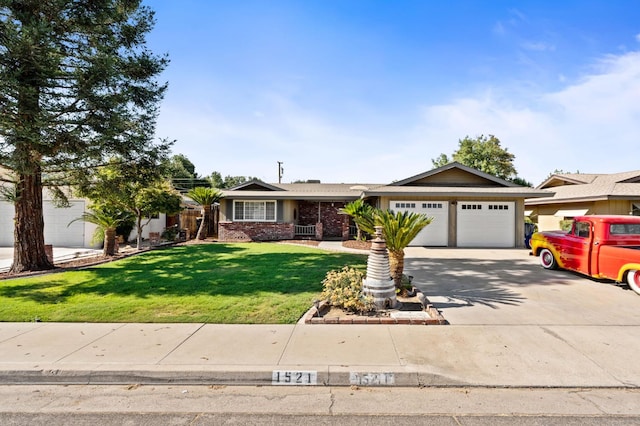 1521 Windsor Dr, Kingsburg, CA 93631 - photo 1