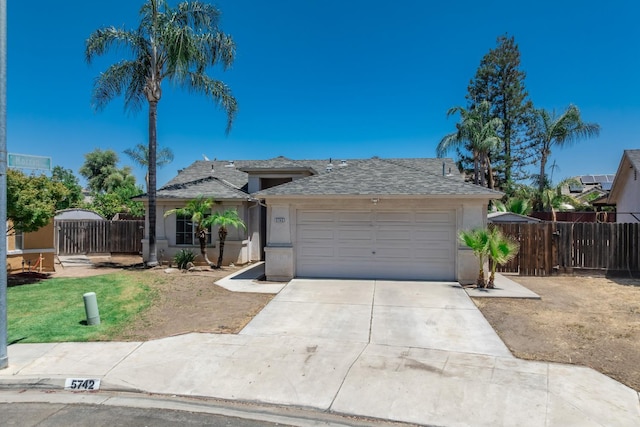 5742 N Delbert Ave, Fresno, CA 93722 - photo 1