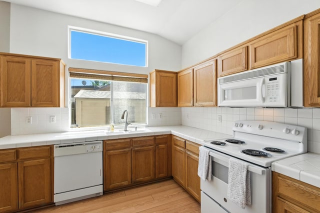5742 N Delbert Ave, Fresno, CA 93722 - photo 9